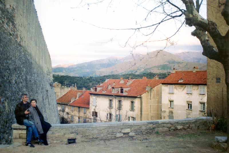 Corte-Jean-Paul-&-Monique-place-du-Poilu