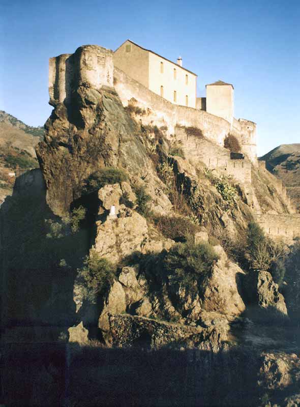 Corte-la-citadelle-depuis-le-belvedere