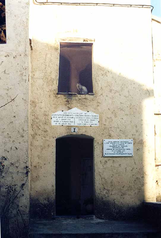 Corte-chat-sur-la-maison-de-Joseph-Bonaparte