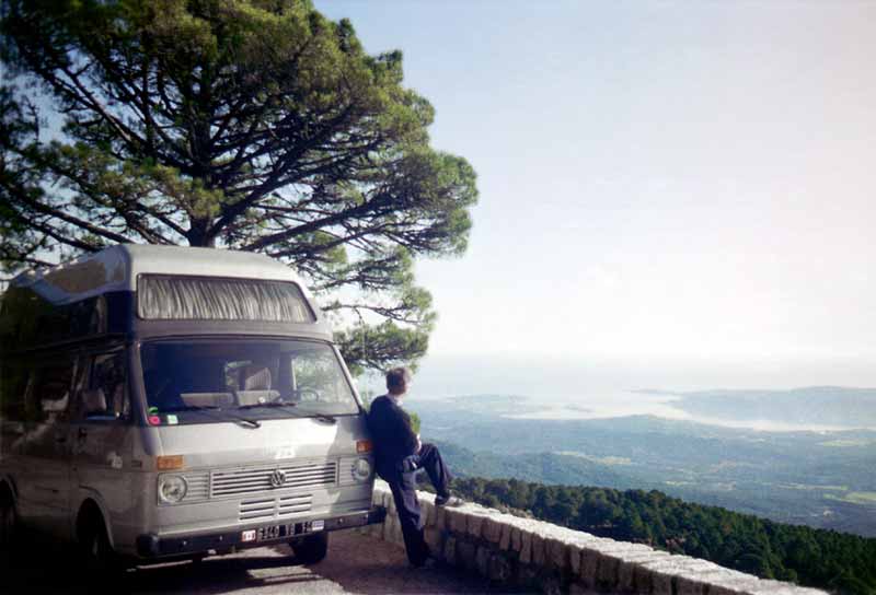 Au dessus de la baie de Porto-Vecchio, l'Aigle
                    sur la route du col de Punticella