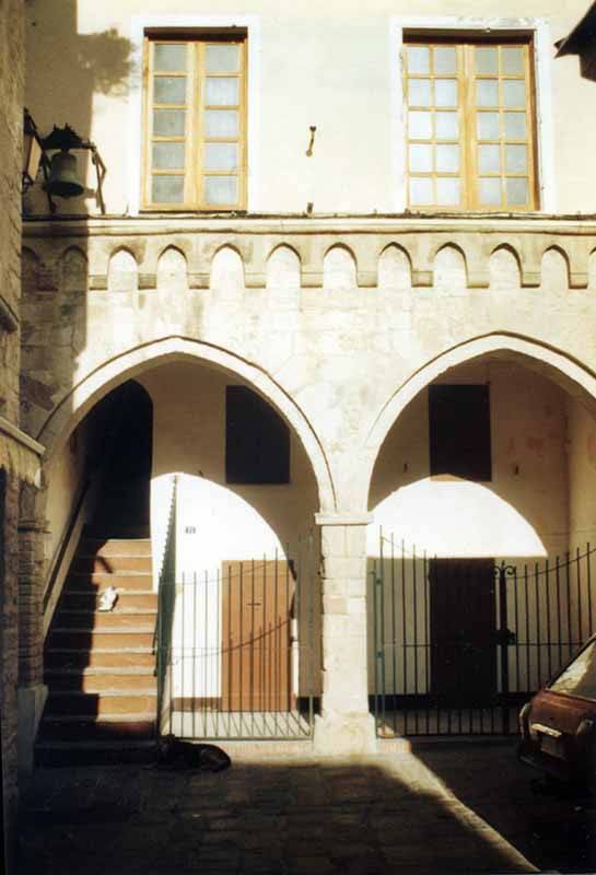Bonifaccio : arcades rue du Palais