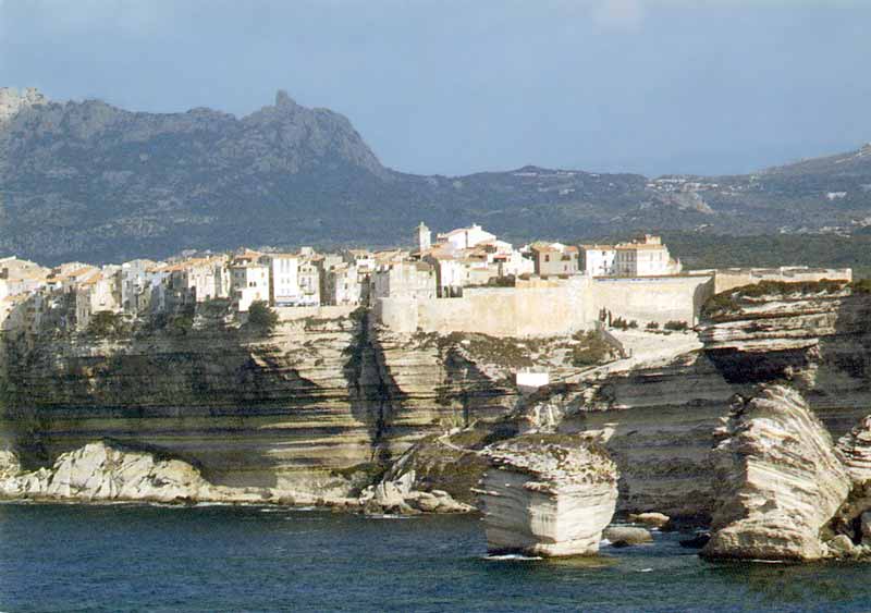 Bonifaccio-Sulta-Rocca-et-Grain-de-sable