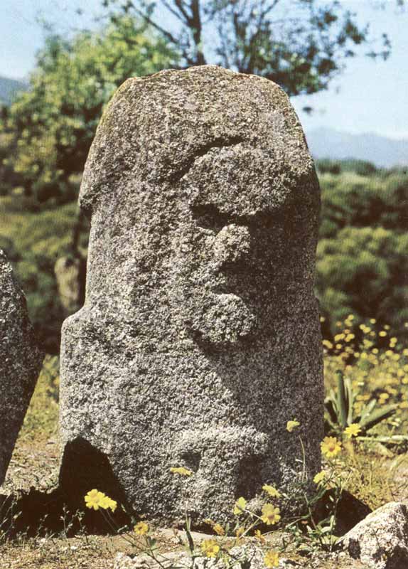 menhir-Filitosa-15-face