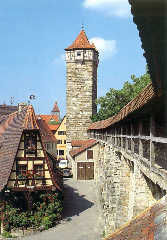 La
              Vieille Forge. Spittator et le rempart de Rothenburg