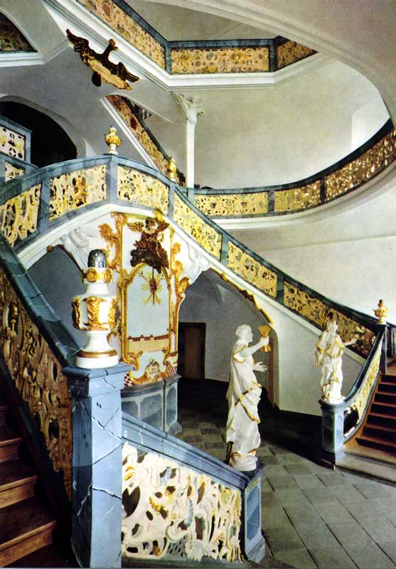 Schontal :
              escalier
