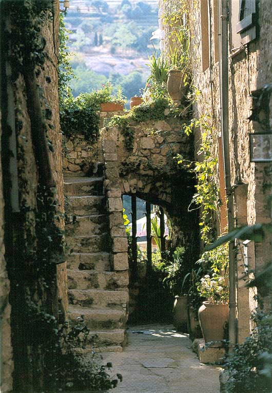 Ruelle de
                Tourette un soir d'été