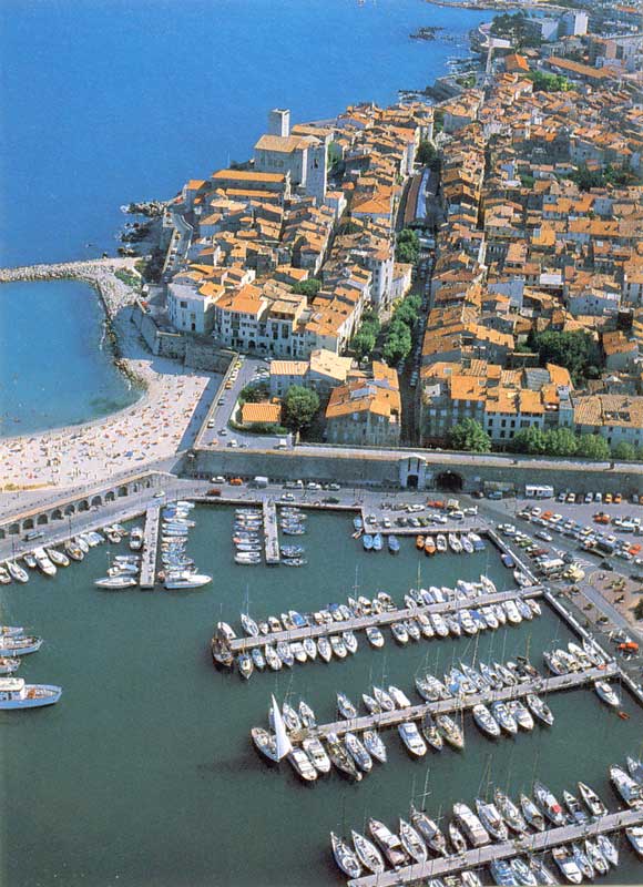 Antibes
                  le port Vauban