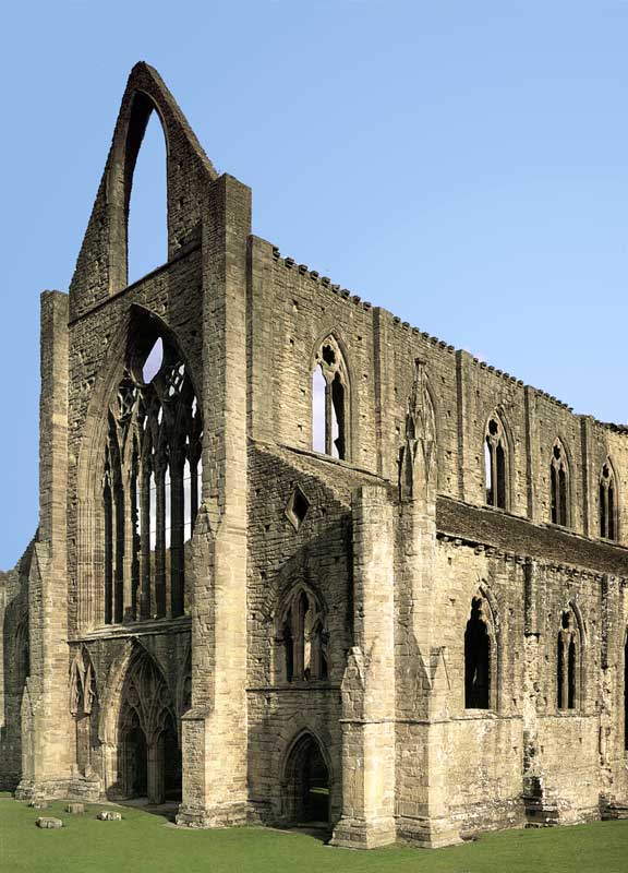 Grande
              verrière de Tintern Abbey