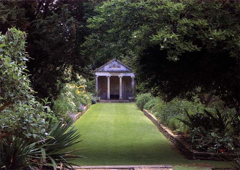 The-Courts-le-temple