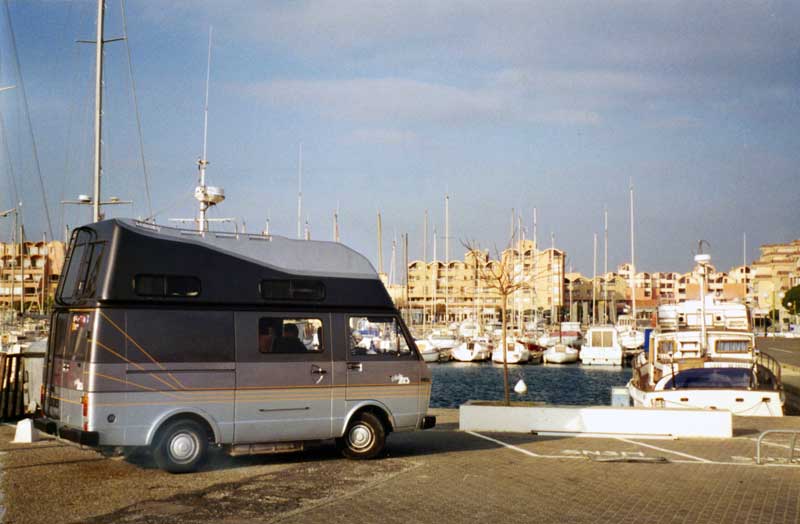 L'Aigle sur le quai du nouveau port de Gruissan