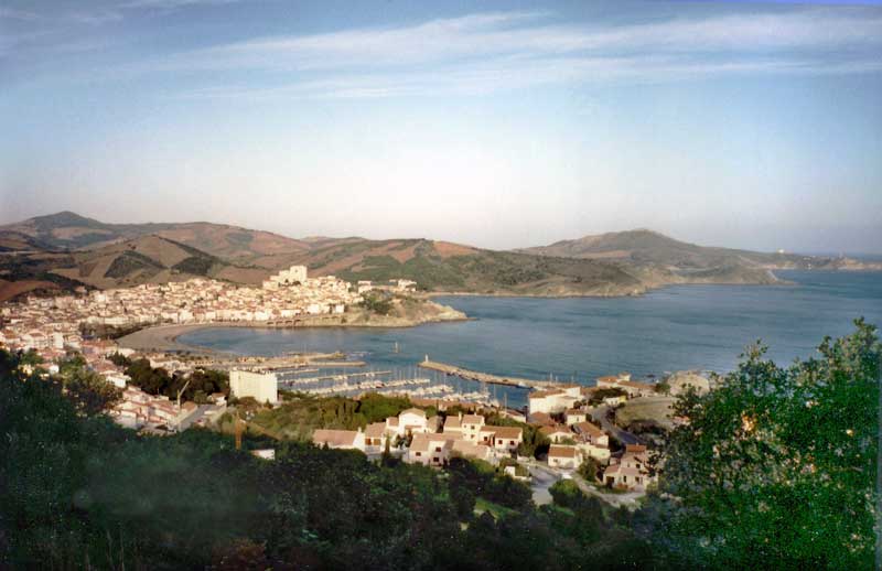 Banyuls et la
                côte vers le nord depuis la route du Cap Béar
