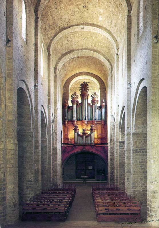 La
                  sobre nef romane et les grandes orgues baroques (1782)
                  de J.P. Cavaillé