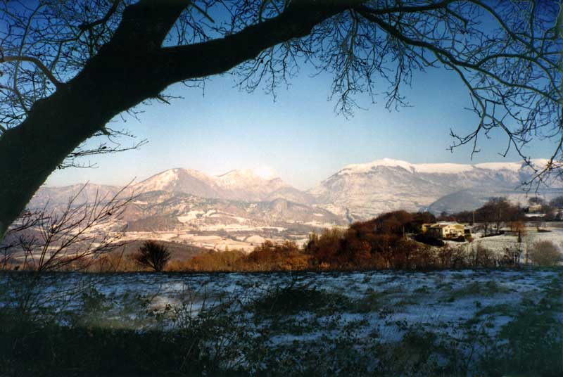 Les contreforts enneigés du Dauphiné