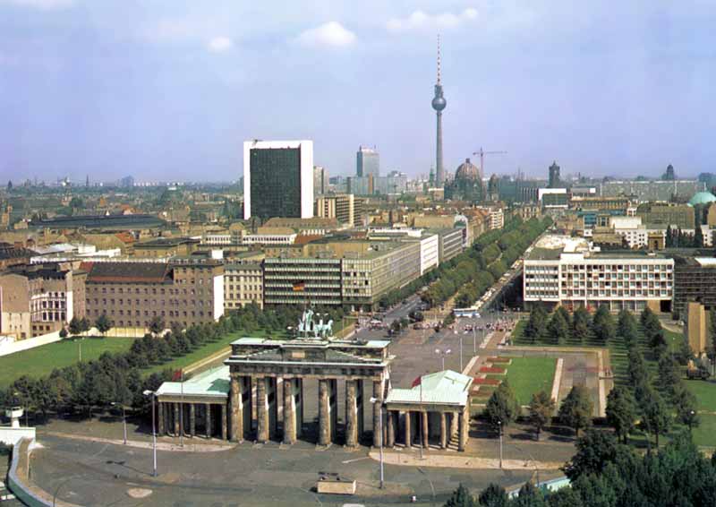 berlin-porte-brandebourg-est-du-ciel