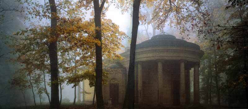 arkadia-temple-diane-dans-brume