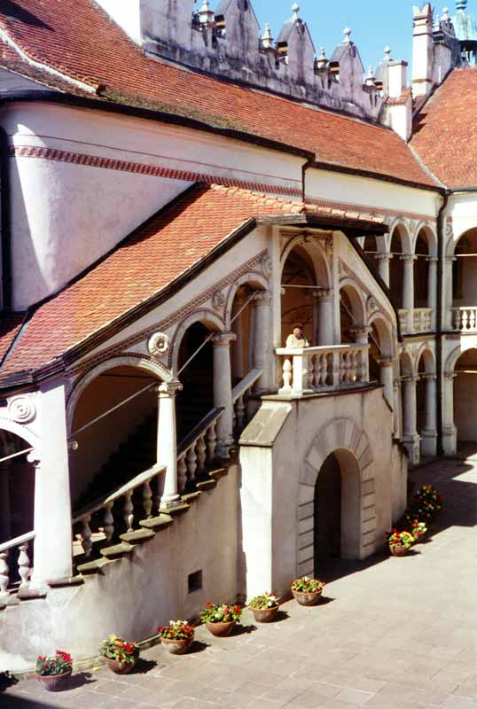 Le grand escalier monumental de Baranow