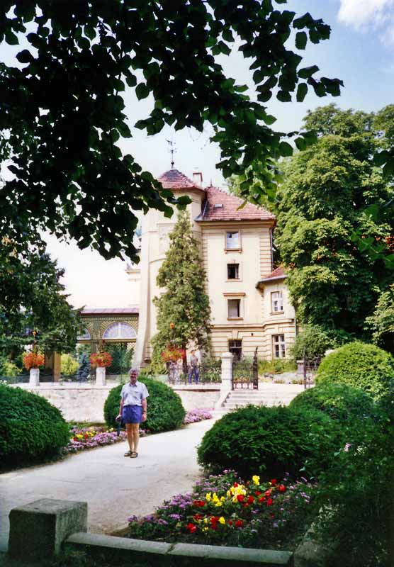 En quittant Łancut... dans la section convertie en
                hôtel de luxe
