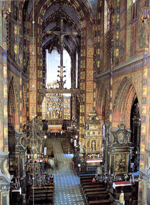 Krakow
              : nef et choeur de l'Église Notre Dame