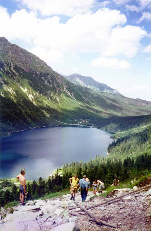 Pause en montant vers le Czarny Staw pour contempler
              le Morskie Oko