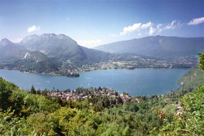 Talloire et la Presqu'île de Duingt depuis
                  l'Ermitage Saint Germain