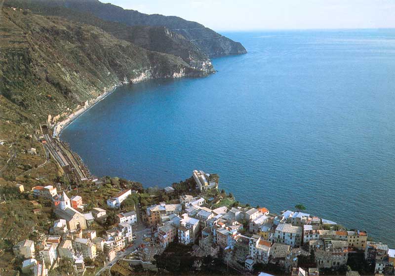 Côte Ligure : village
        perché de Corniglia