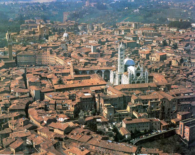 La cathédrale et la vieille ville de Sienna