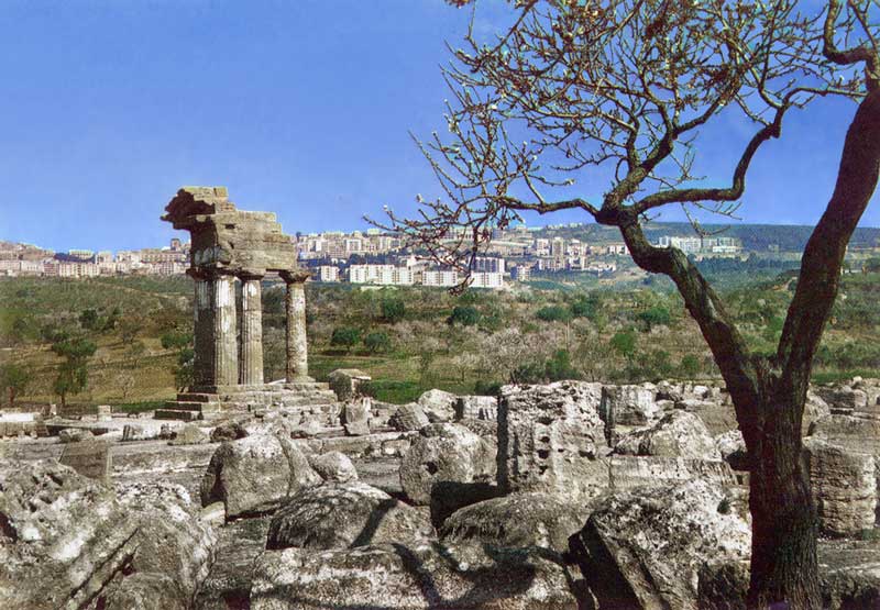 Agrigento: ruines du temple de Castor et
                      Pollux
