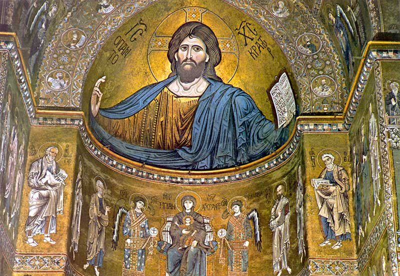 Chœur en cul-de-four de la cathédrale de
                      Monreale : grande mosaïque du Christ en gloire
                      (Pantocrator) dominant les effigies de la Vierge
                      et des Apôtres