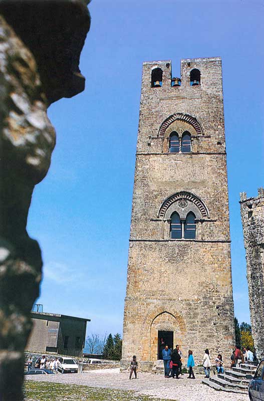 Erice : le
                      clocher de l'ancienne église