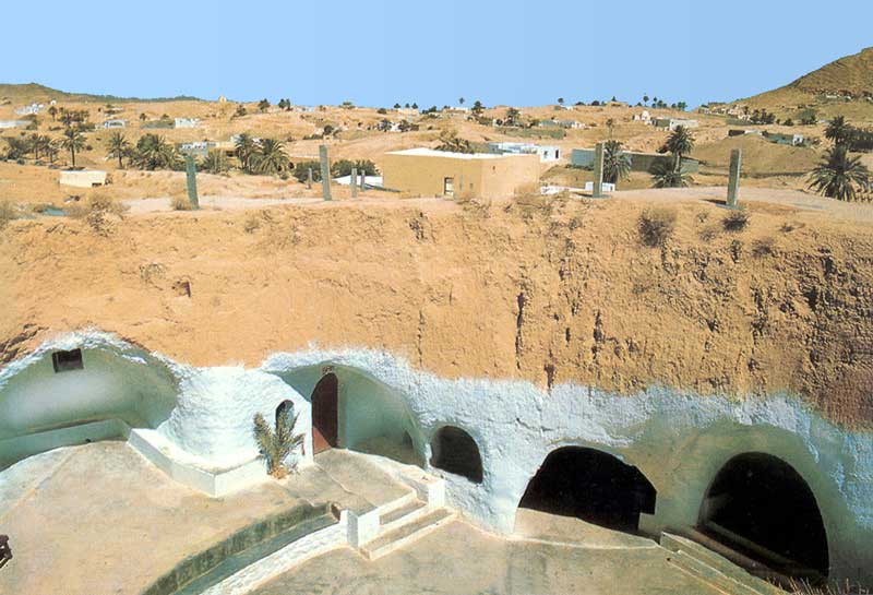 La cour centrale de l'hôtel troglodyte de Matmata
