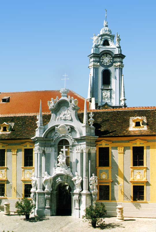 Cour du couvent des Augustins