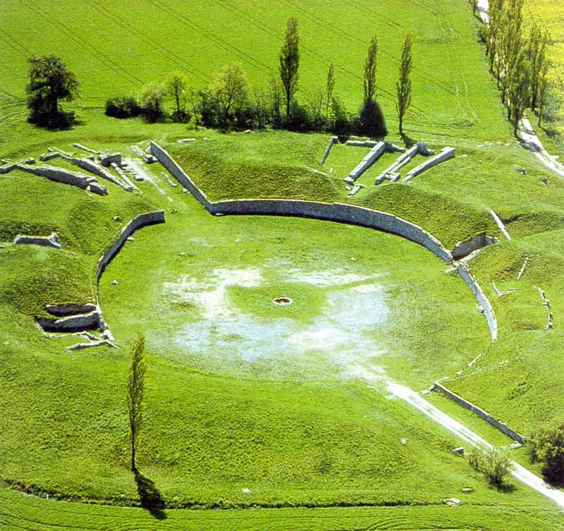 Carnuntum
                : amphithéâtre II