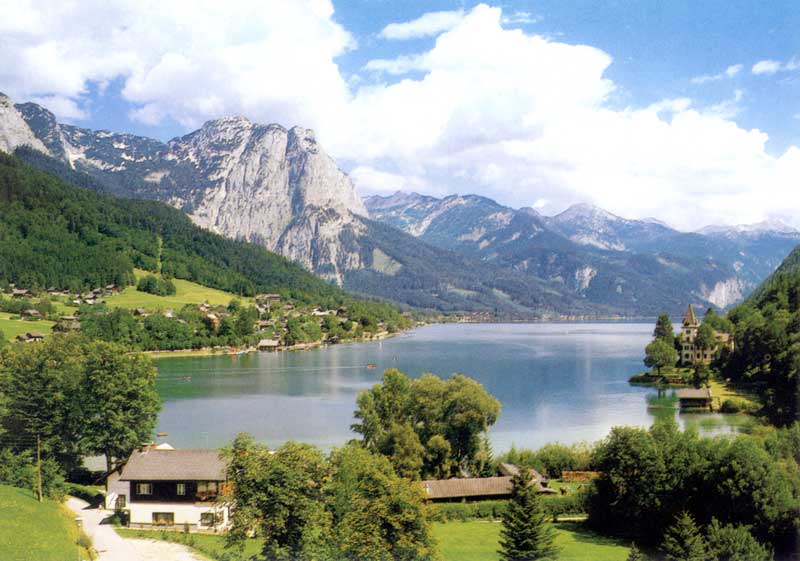Grundlsee depuis le
              belvédère de Seeklause