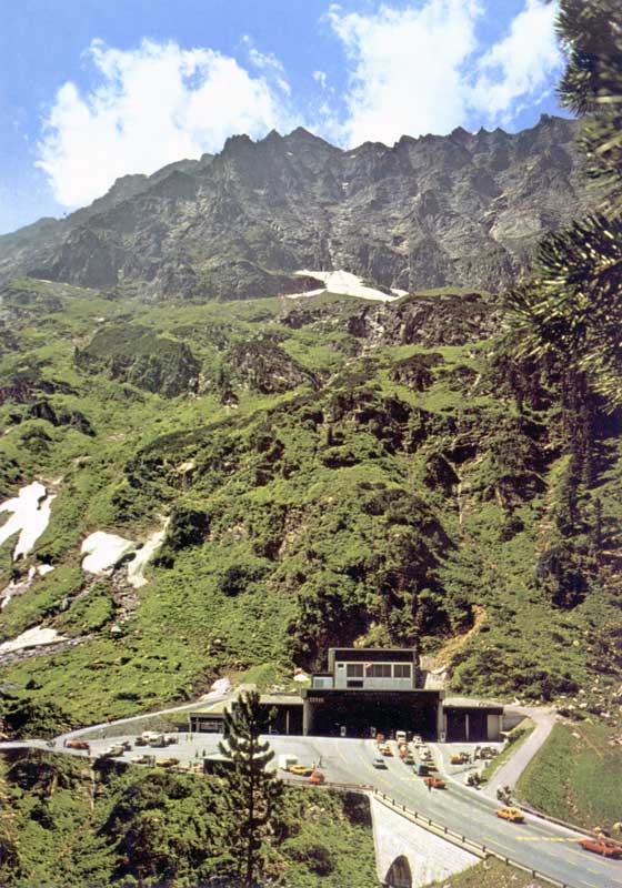 Sortie du
                tunnel des Felbertauern