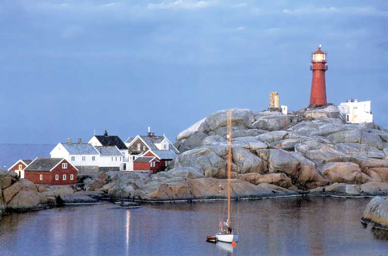 Bivouac
        au bord de l'eau à Forøy