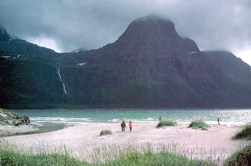 Sur la plage
              d'Utakleiv