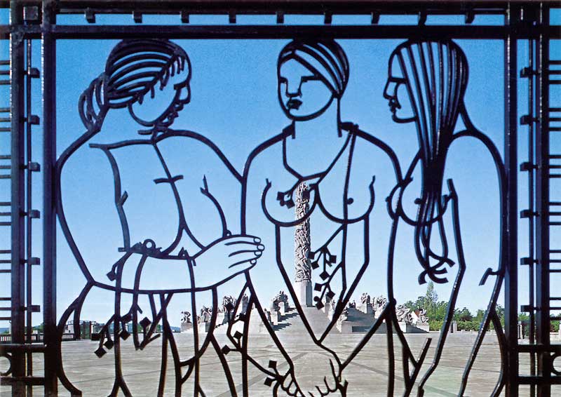 Vigeland
              : la colonne à travers les grilles du portail