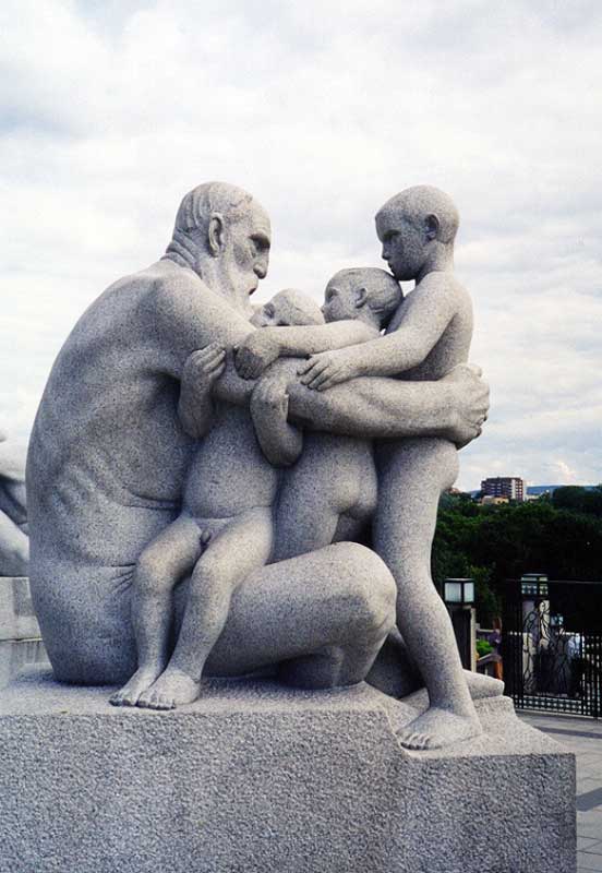 Vigeland-vieux-et-trois-enfants