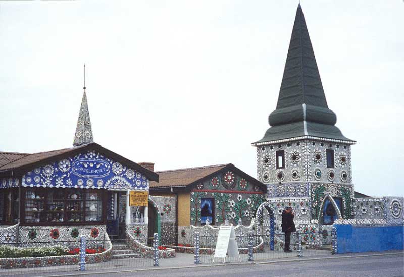Thyborøn et ses façades décorées de coquillages
