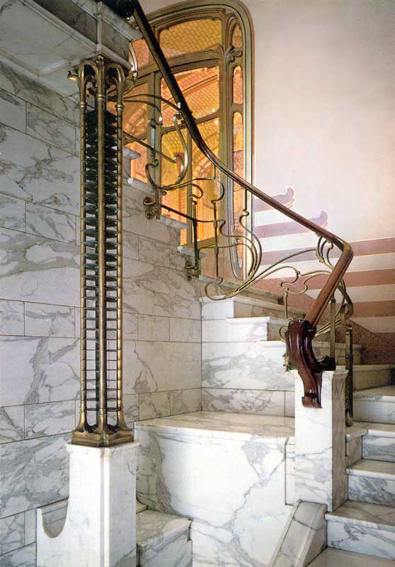 ruxelles-bas-de-l'escalier-de-la-maison--Horta