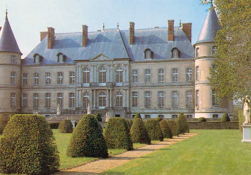 Haroue-grande-facade-du-chateau-cote-jardin