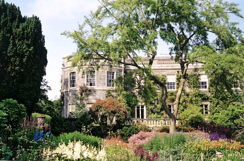 Mount-Stewart-jardin-clos