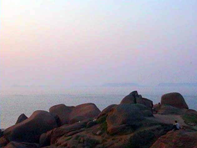 Ploumanach: crépuscule sur les rochers