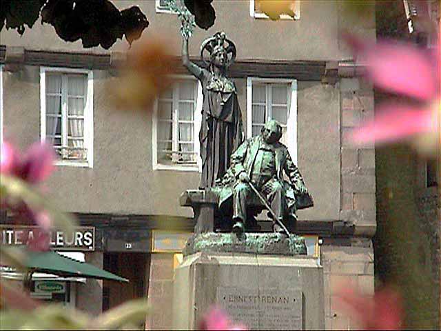 Monument à Ernest Renan, enfant de Tréguier