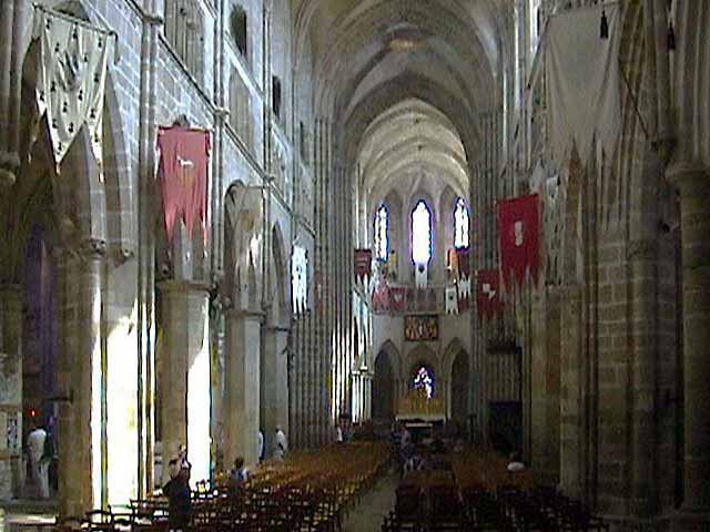 Tréguier : nef de la cathédrale