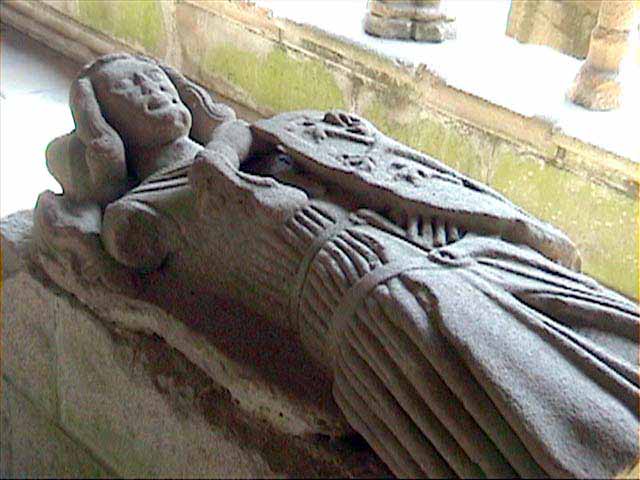 Gisant
                d'Alain de Vitré, vers 1220