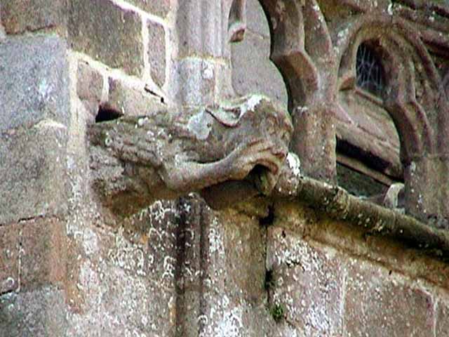Treguier-gargouille-du-cloitre-de-la-cathedrale