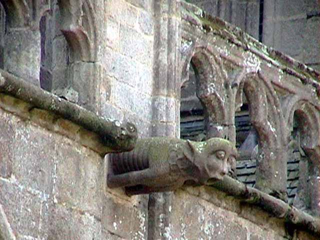 Treguier-gargouille-du-cloitre-de-la-cathedrale