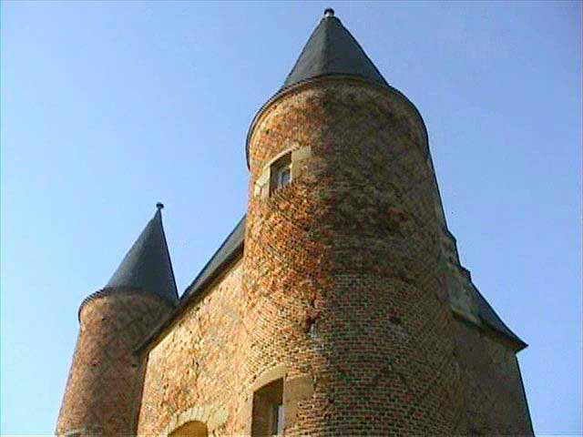 Porte médiévale du château de Riou