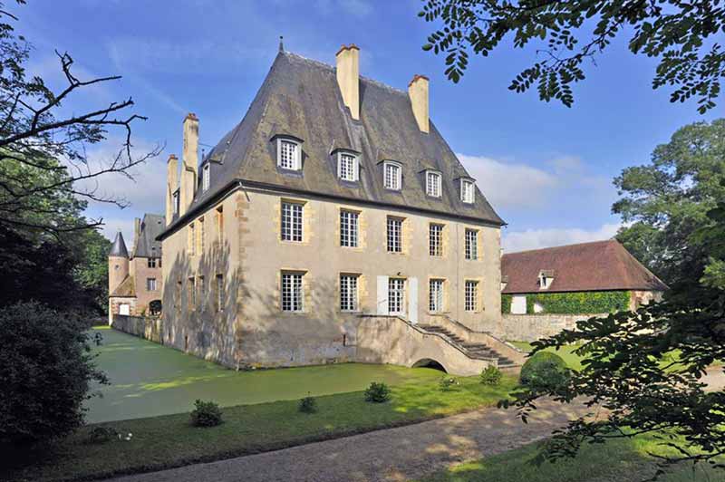 Chateau du Riau : façade arrière du logis XVIIe